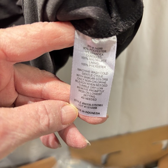 Enfocus Women Black Dress With Layers On Front Plain Back Size 20W Lace Straps - Picture 8 of 12